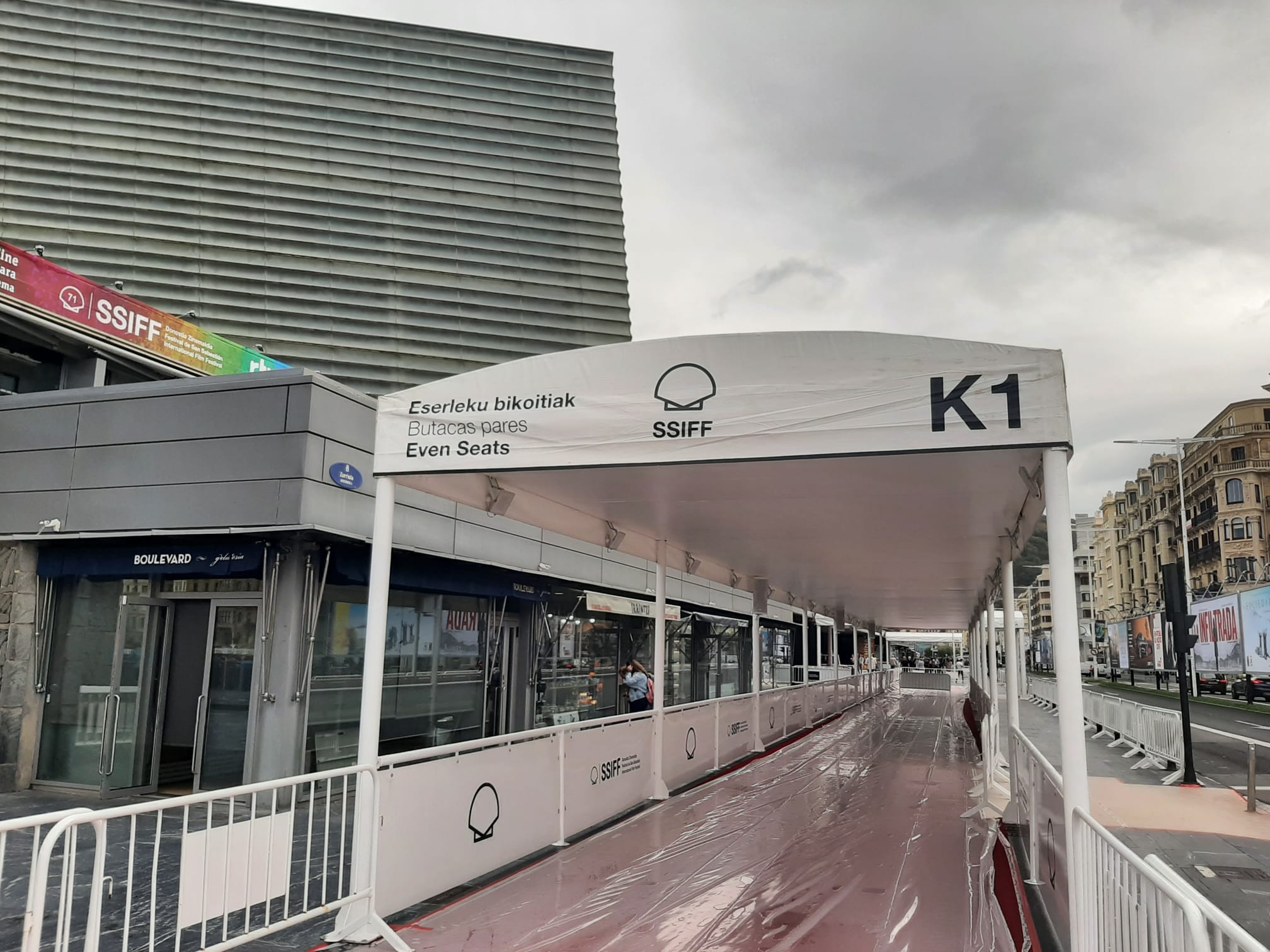 Kursaal y alfombra roja, esta mañana