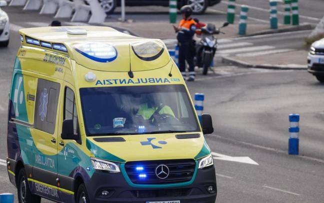 La ambulancia traslada a Álex García al hospital de Cruces. EFE La ambulancia traslada a Álex García al hospital de Cruces. EFE