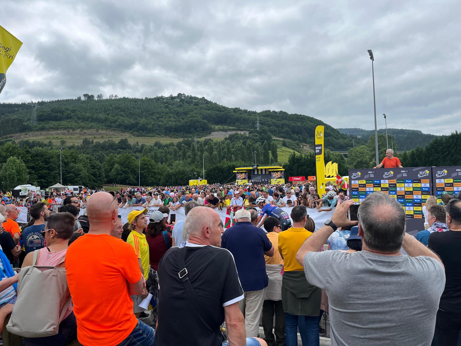 Paso del Tour por Amorebieta. Onda Vasca