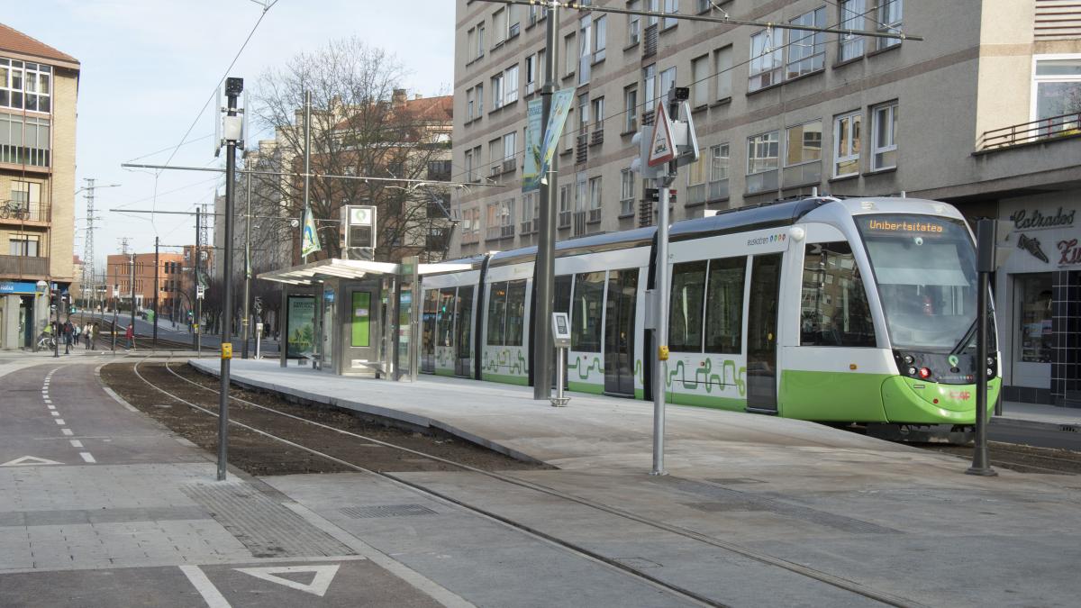 Tranvía de Vitoria. EUSKADI.EUS