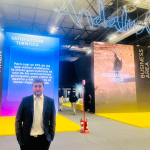 Juan Manuel Ortiz, director de Comunicación y Marce de Turismo de Andalucía en el Pabellón de Andalucía en FITUR. ONDA VASCA