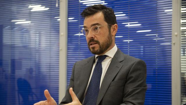 Ander Caballero, secretario general de Acción Exterior del Gobierno vasco, durante la entrevista. / Miguel Acera