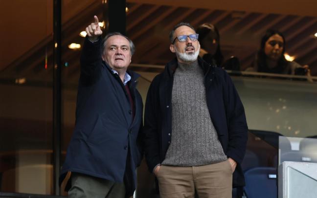 Pellegrino Matarazzo junto al presidente Aperribay. JAVI COLMENEROdente 