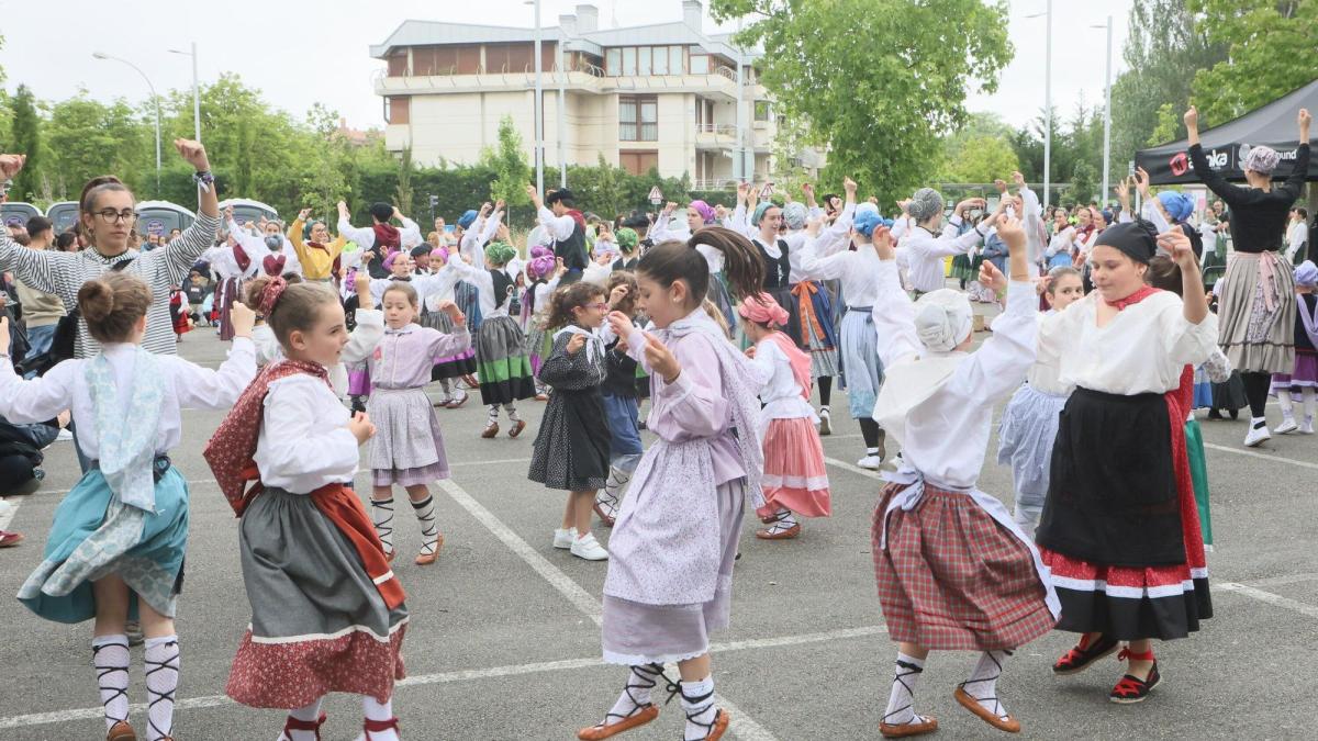 En imágenes: El Araba Euskaraz toma Vitoria. NOTICIAS DE ALAVA