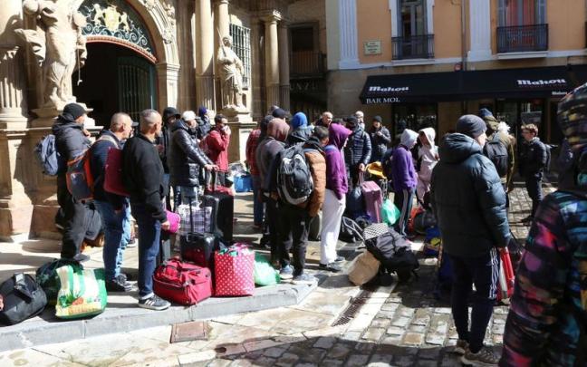 Personas que malvivían en Aranzadi, por las calles de Pamplona antes de ser realojadas Javier Bergasa