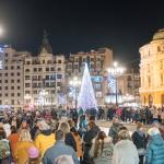 Plaza del teatro Arriaga con iluminación navideña