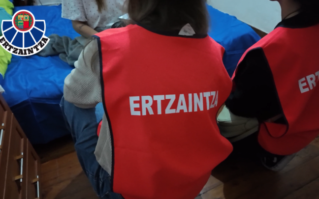 El trabajo policial conjunto desde noviembre ha dado sus frutos en Algorta. / ERTZAINTZA