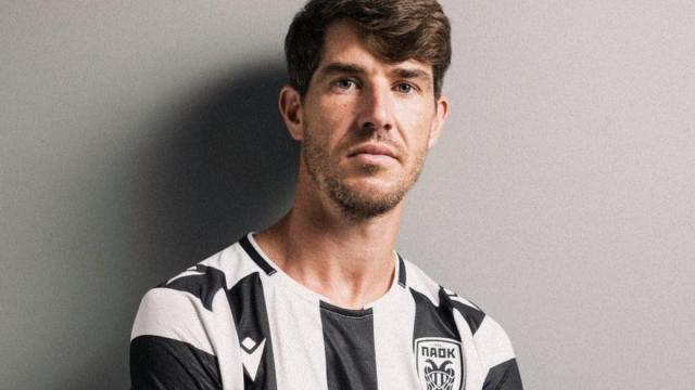 Aritz, con su nueva camiseta. PAOK