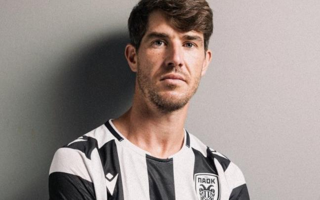 Aritz, con su nueva camiseta. PAOK