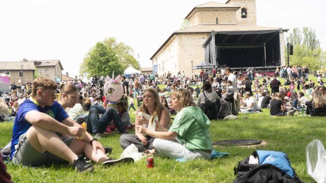 Cientos de alaveses llenan Armentia para celebrar el patrón Pilar Barco