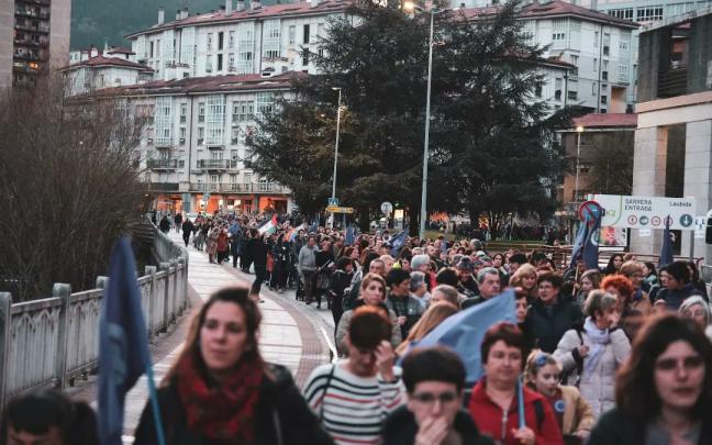 Manifestación del 8 de marzo en Arrasate. Foto: Twitter @M8Arrasate