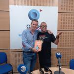 Arturo González Campos con Txema Gutiérrez en los estudios de ONDA VASCA