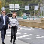 El diputado de Infraestructuras Imanol Pradales y la directora técnica de Interbiak Olatz Atxa