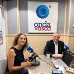 José Ignacio Asensio e Izaskun Suberbiola en los estudios de ONDA VASCA
