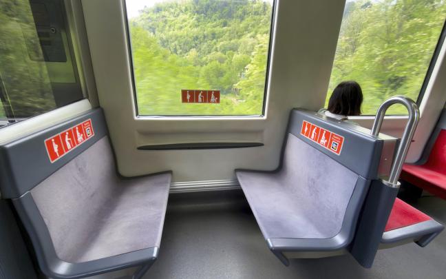  ampliación de número de asientos grises en las unidades de Metro Bilbao.