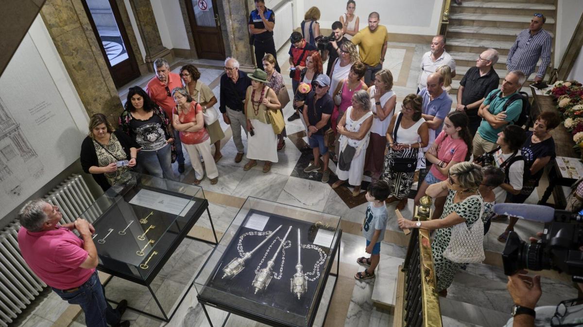 Asiron da a conocer los rincones del Ayuntamiento de Pamplona con motivo del Privilegio de la Unión 