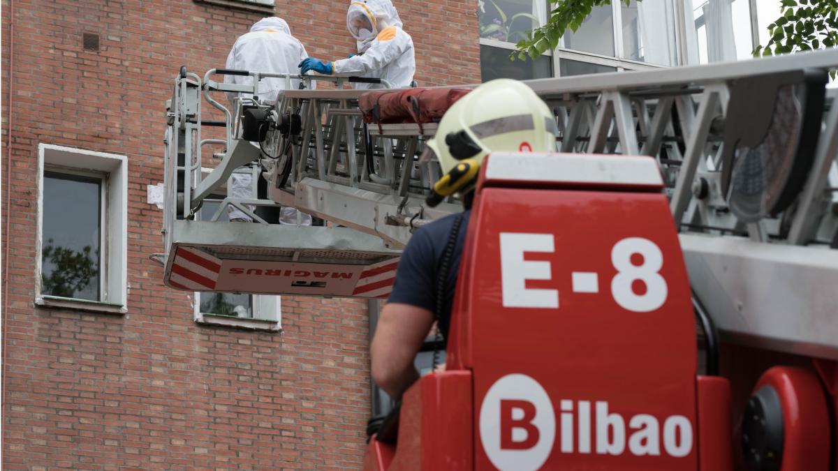 Los Bomberos de Bilbao han multiplicado hoy sus labores tras el apagón habido este mediodía