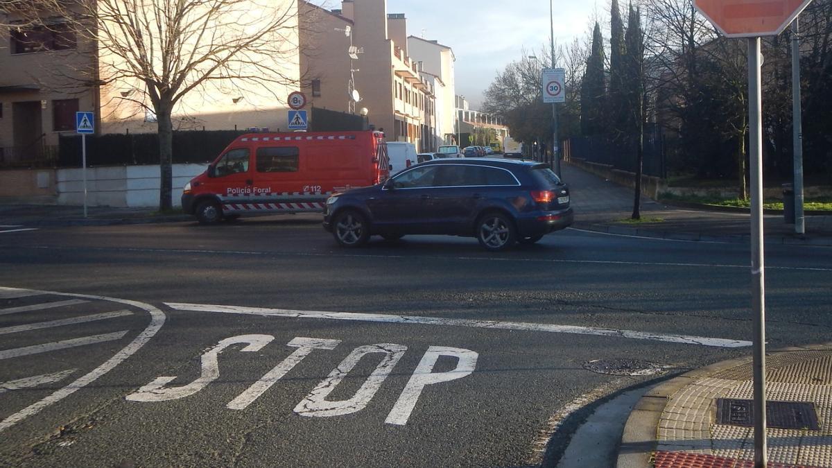 Patrulla de la Policía Foral en el lugar del atropello