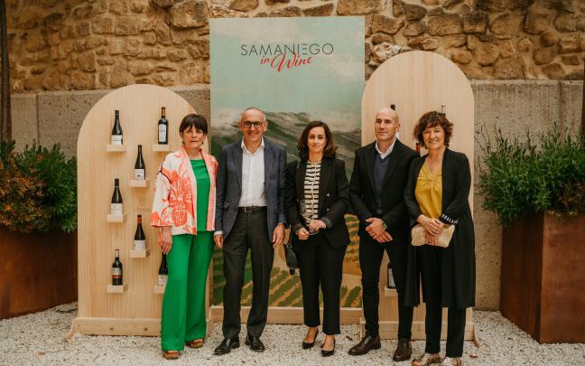 Autoridades con familia Fernando Remirez Ganuza