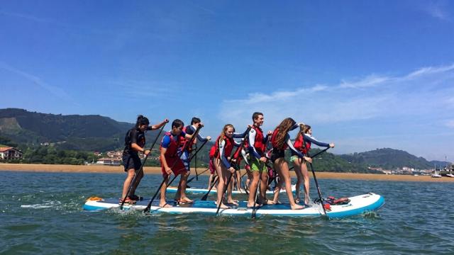 Aventura para centros escolares en la ria de Urdaibai