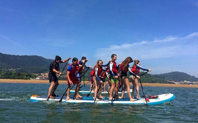 Aventura para centros escolares en la ria de Urdaibai