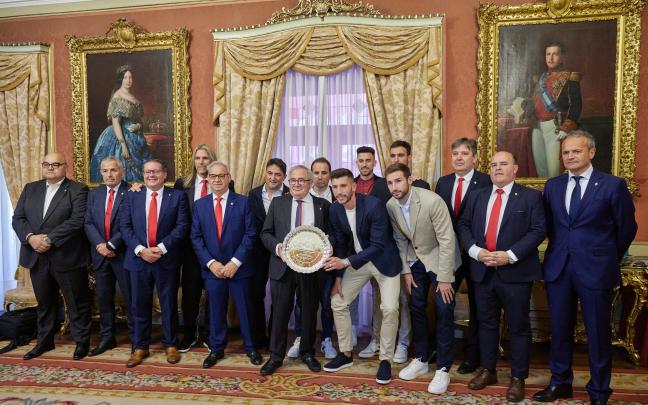 Recibimiento institucional a Osasuna como subcampeón de Copa. Foto: Ayuntamiento de Pamplona