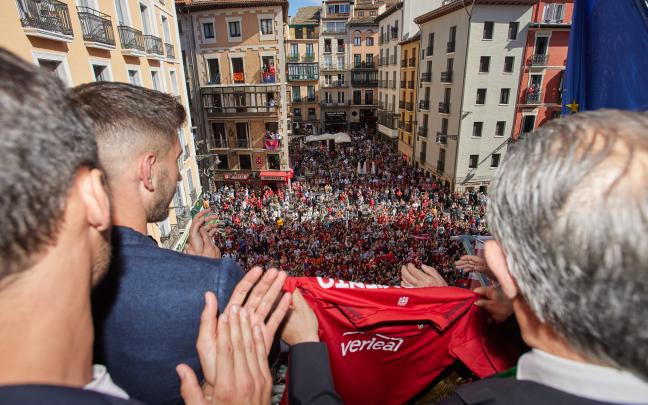 Recibimiento institucional a Osasuna como subcampeón de Copa. Foto: Ayuntamiento de Pamplona