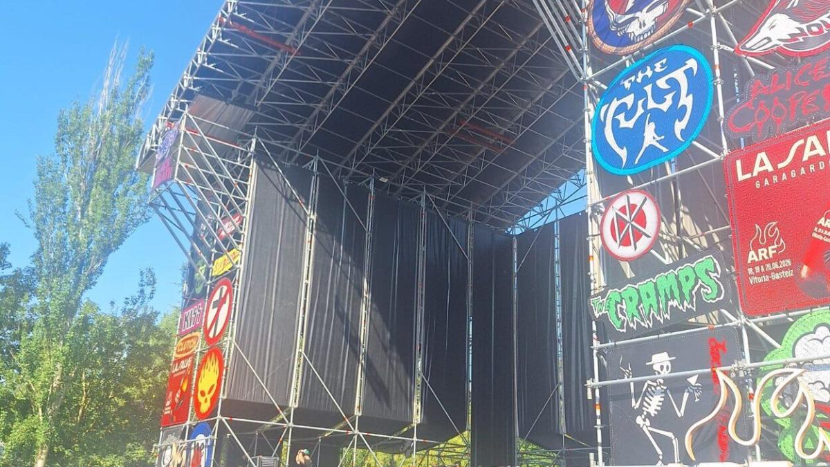 Últimos retoques en el Azkena Rock Festival Redacción DNA