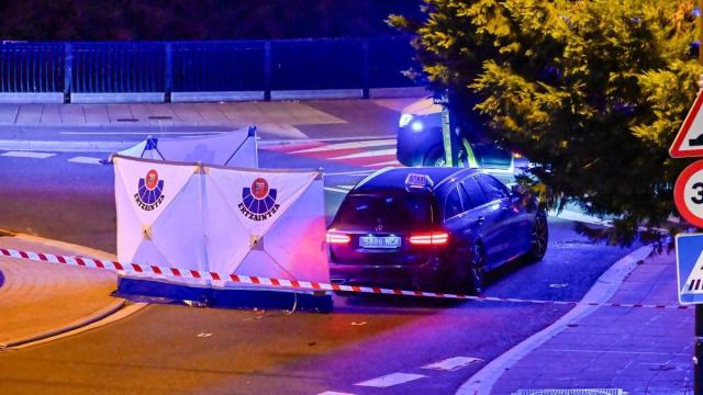 Los dispositivos sanitarios desplazados al lugar han tratado sin éxito de salvar la vida del taxista asesinado / Noticias de Gipuzkoa - Arnaitz Rubio