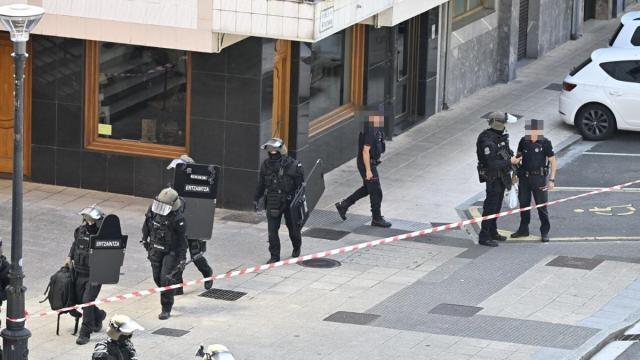 Registros en domicilios de Azpeitia en el dispositivo para localizar al asesino de Alex Aizpuru Arnaitz Rubio