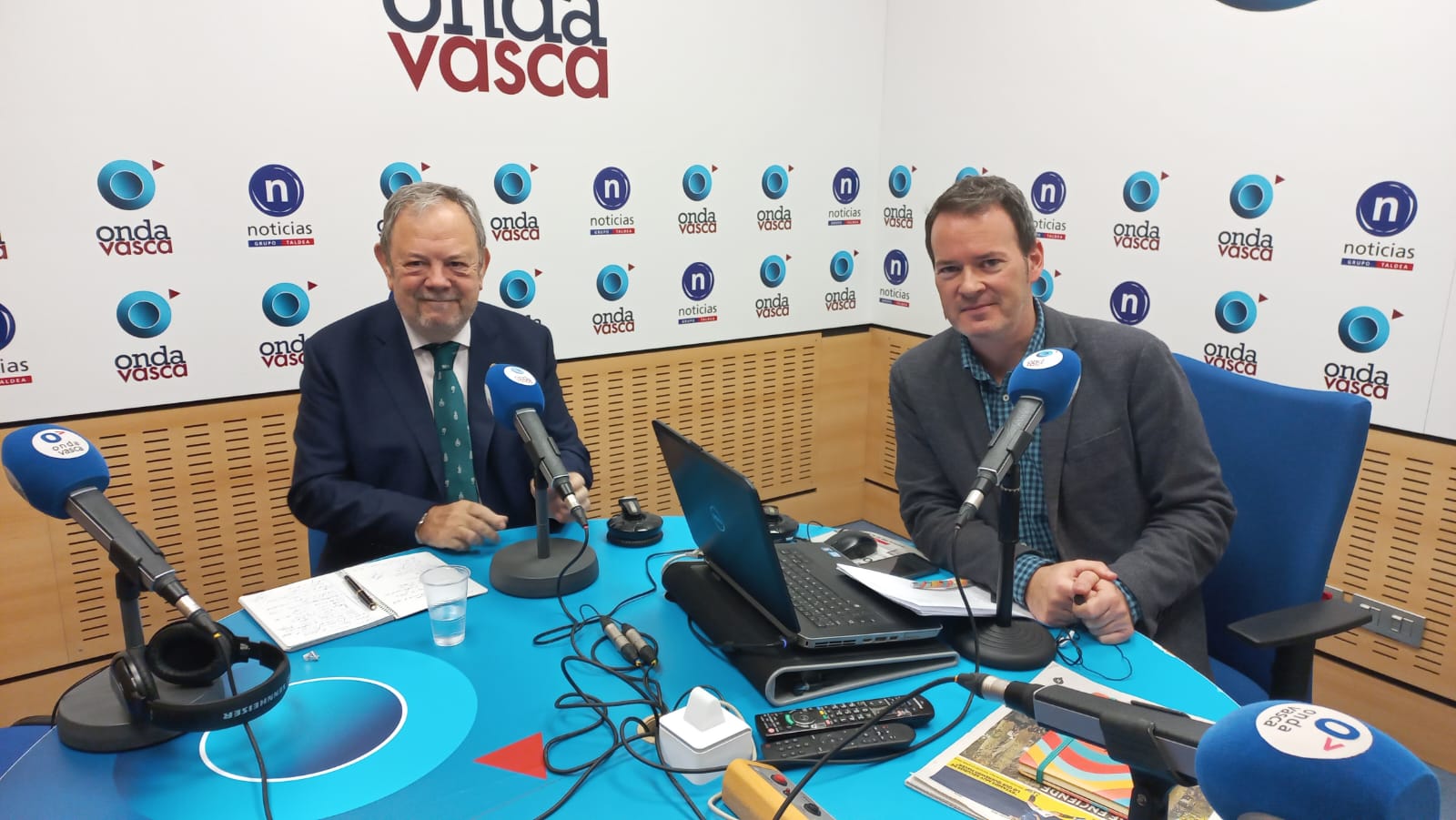 Pedro Azpiazu en los estudios de ONDA VASCA