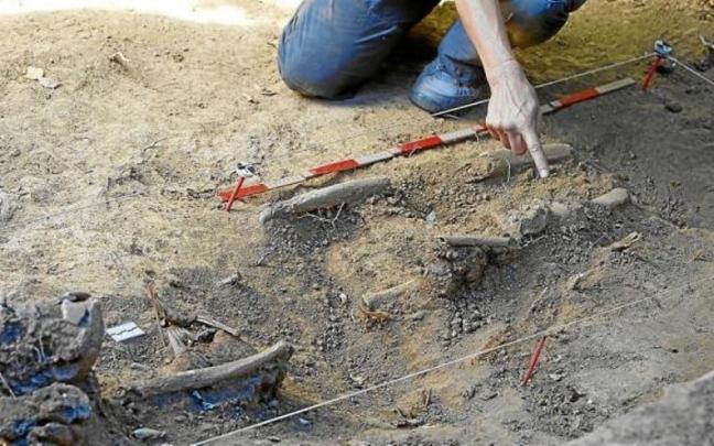 Gogora impulsa la identificación de víctimas de la Guerra Civil. / Zigor Alkorta Gogora impulsa la identificación de víctimas de la Guerra Civil.