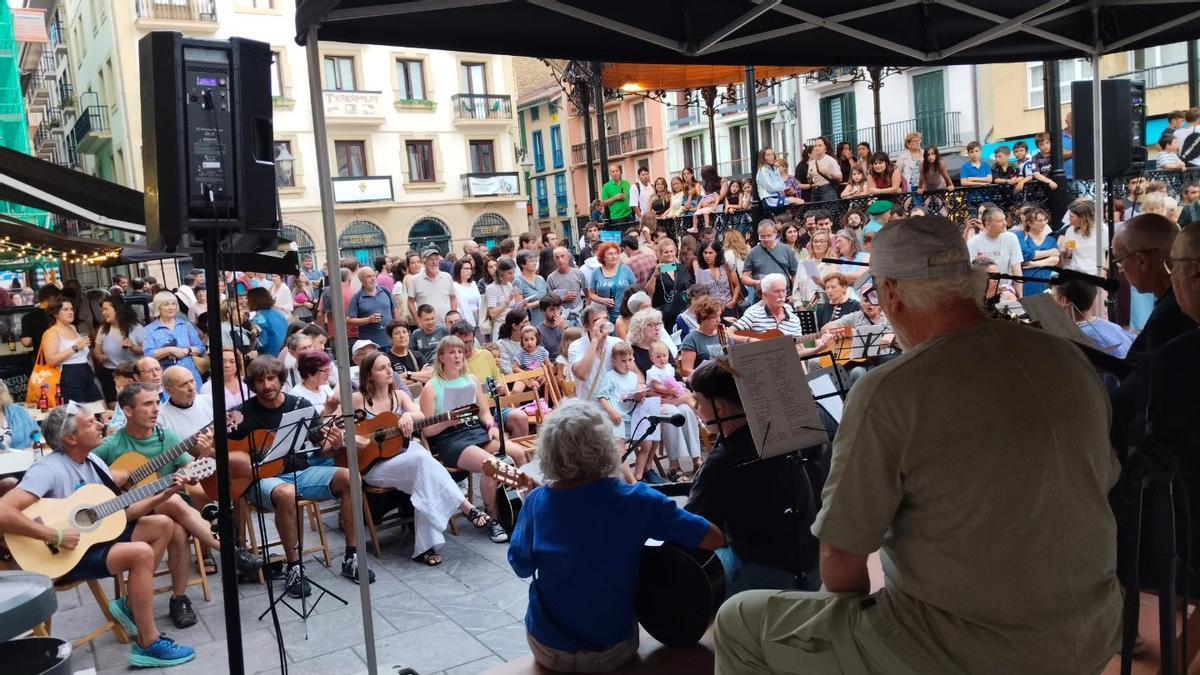 Concierto de Arranoko Gitarjoleak el año pasado.