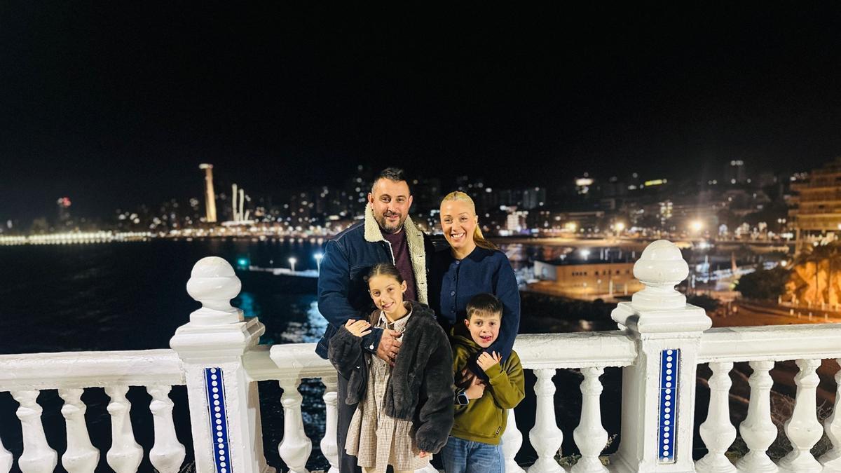 La familia disfruta unida de las diferentes ferias