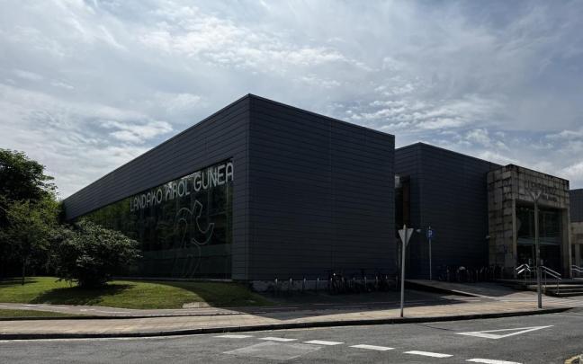 Nueva regulación del vestuario mixto de Landako