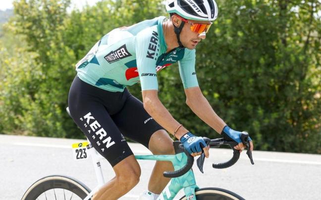 Iván Cobo (Equipo Kern Pharma) en La Vuelta 26