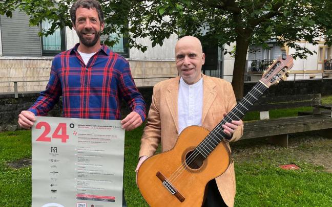 Ortzi Alonso, delegado de Cultural Ayuntamiento de Hondarribia, y Carles Pons, director del Festival Internacional de Guitarra Hondarribia - Peñíscola