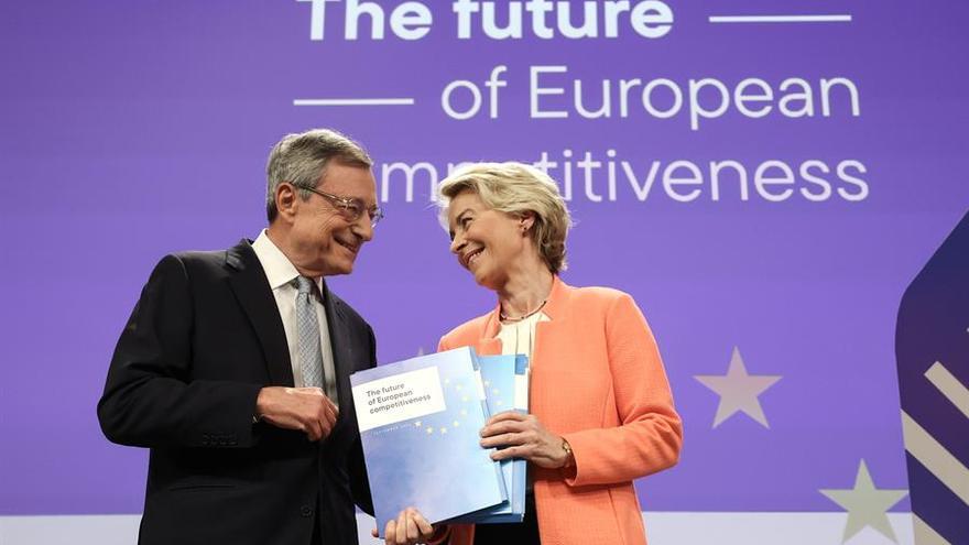 Mario Draghi junto a la presidenta de la Comisión Europea, Ursula Von der Leyen, durante la presentación del informe.