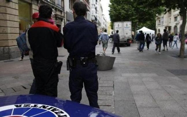 Más de 1.500 agentes velarán por la seguridad en Euskadi durante la jornada electoral.