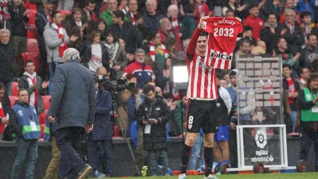 Oihan Sancet, en el momento en el que anuncia su renovación de contrato. Oihan Sancet, en el momento en el que anuncia su renovación de contrato.