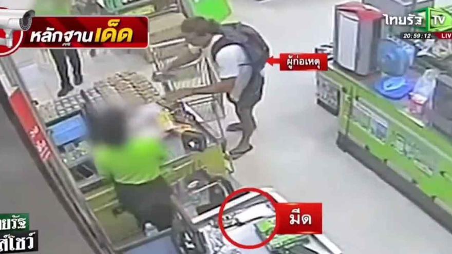 Las imágenes que muestran a Daniel Sancho comprando cuchillos en un supermercado un día antes del crimen