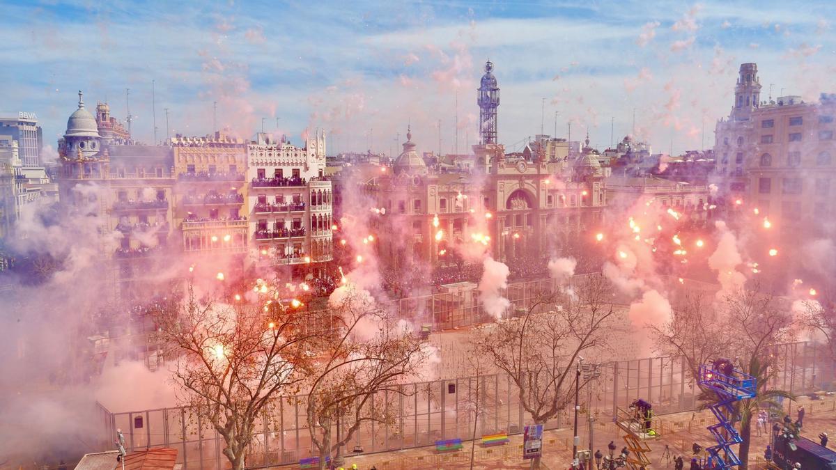 Mascletà de las Fallas.