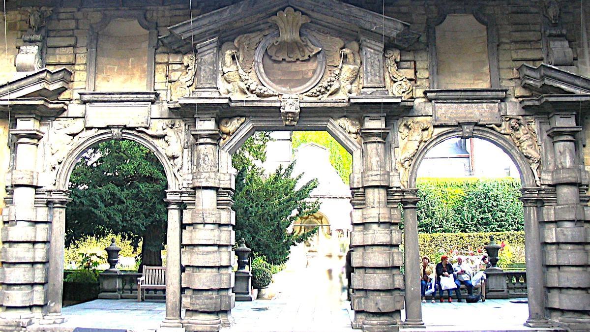 Pórtico en la Casa de Rubens.