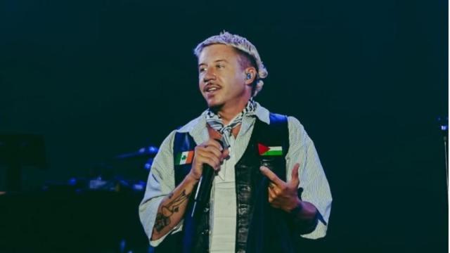 El rapero Macklemore, luciendo la bandera de Palestina.