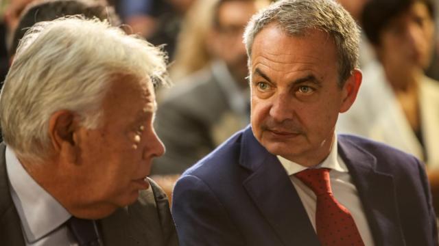 Los expresidentes del Gobierno Felipe González y José Luis Rodríguez Zapatero.