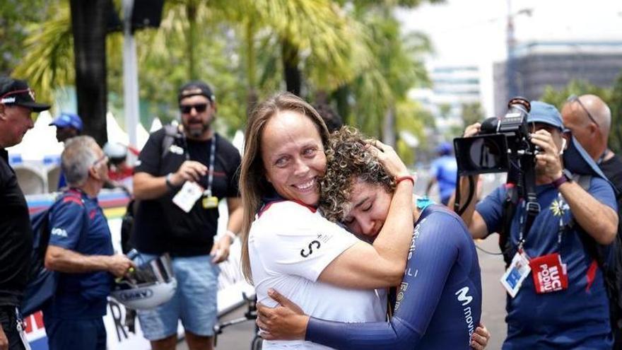 Paula Ostiz, tras la consecución de la plata.
