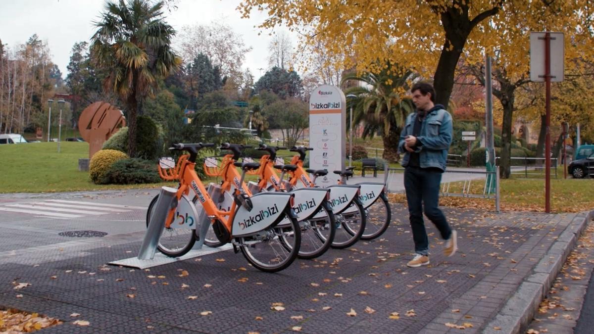 El servicio de alquiler de bicicletas se pondrá en marcha en nueve municipios del Bilbao metropolitano en una primera fase.