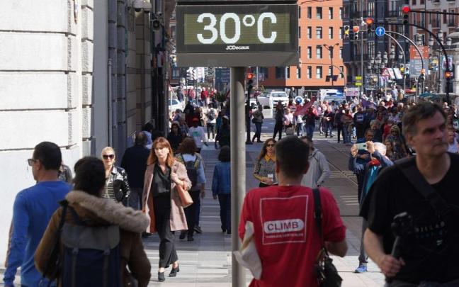 Los termómetros en Bilbao han alcanzado los 30 grados en Bilbao
