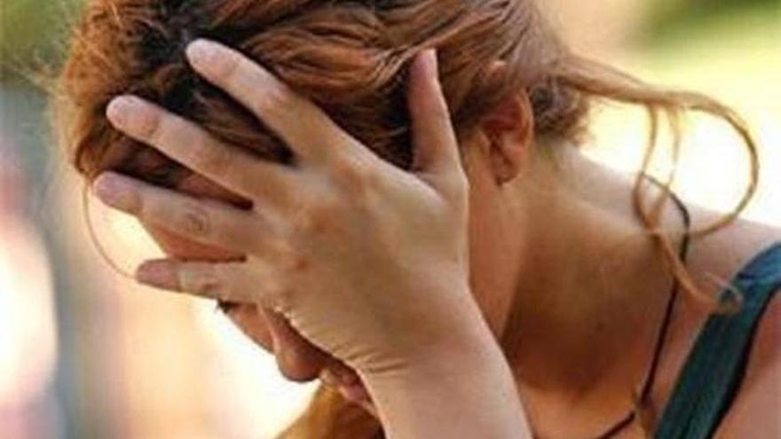 Las mujeres son las principales sufridoras de los dolores de cabeza conocidos popularmente como jaquecas.