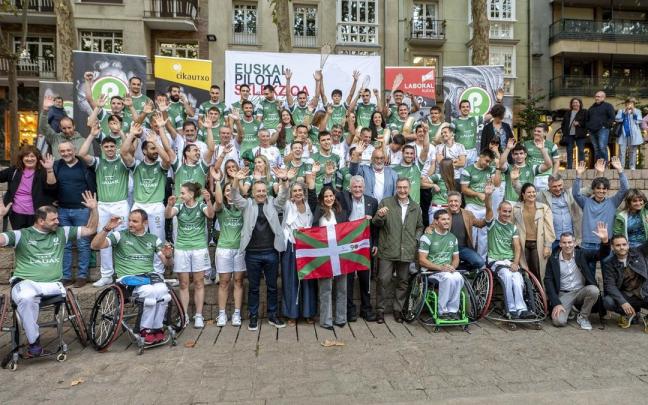 Euskal Selekzioa presenta a los pelotaris que participarán en el Campeonato del Mundo de Argentina.